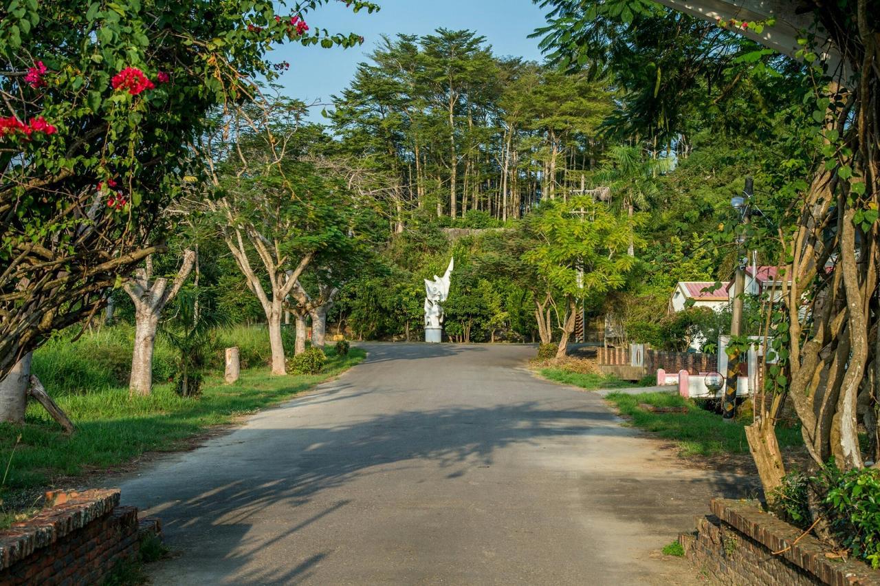 Mountain Homestay 6-8人包棟民宿 Xinhua Exterior foto
